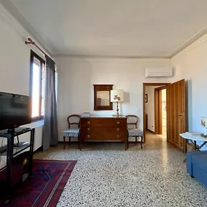  Apartment Calle San Giacomo